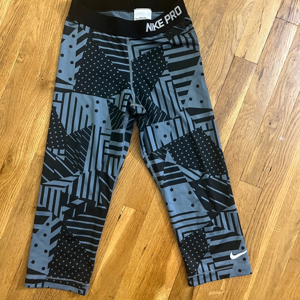 Nike Pro Cropped leggings size small